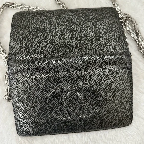 CHANEL Textured Black Crossbody Bag with Silver Chain - Picture 3 of 14